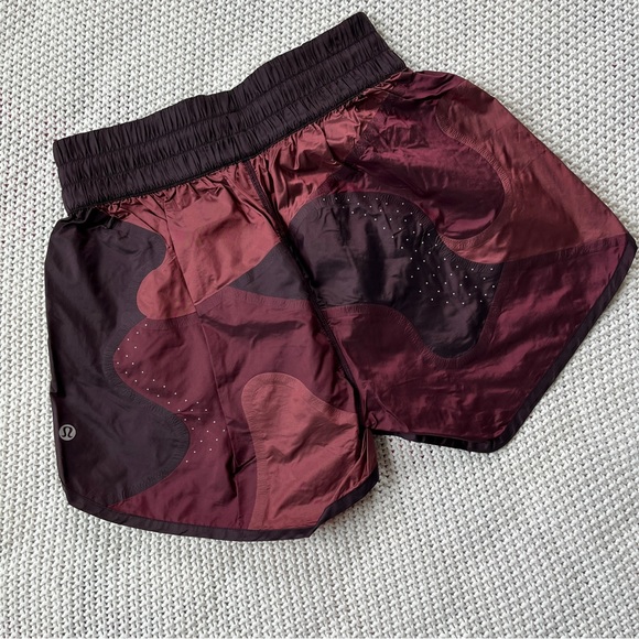 Lululemon Patch Game Short - Picture 5 of 9